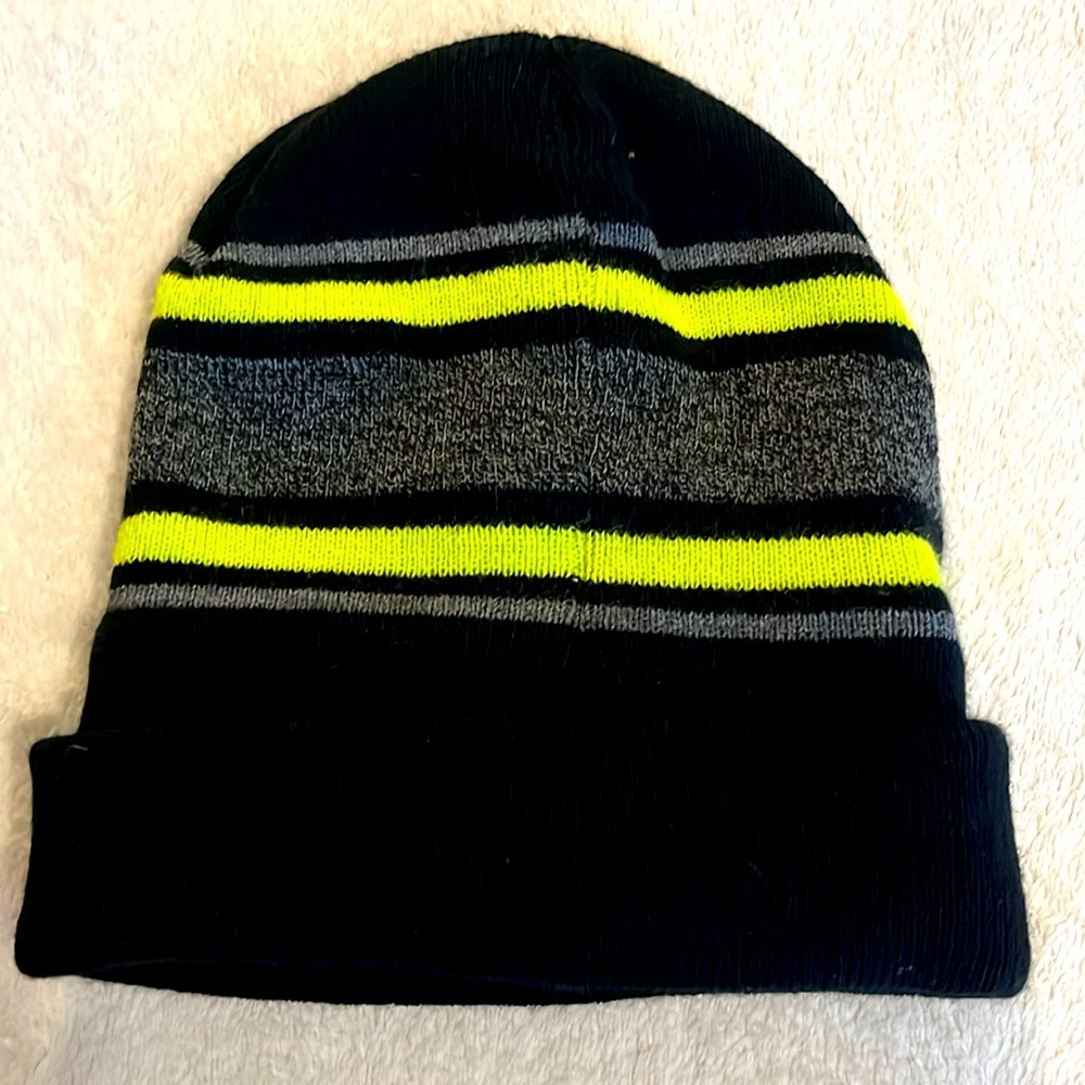 NWT Men’s Striped Beanie Cap Warm Knit Hat Cozy Stylish New